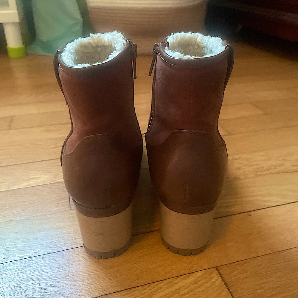 Universal Threads Platform Boots